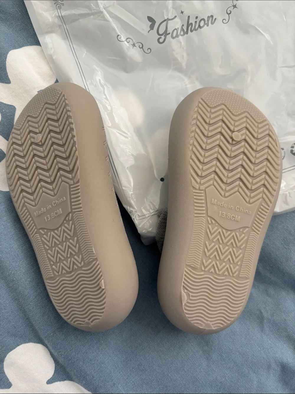 Toddlers Soft Sole Gray Sock Shoes 6-7.5 fit. New